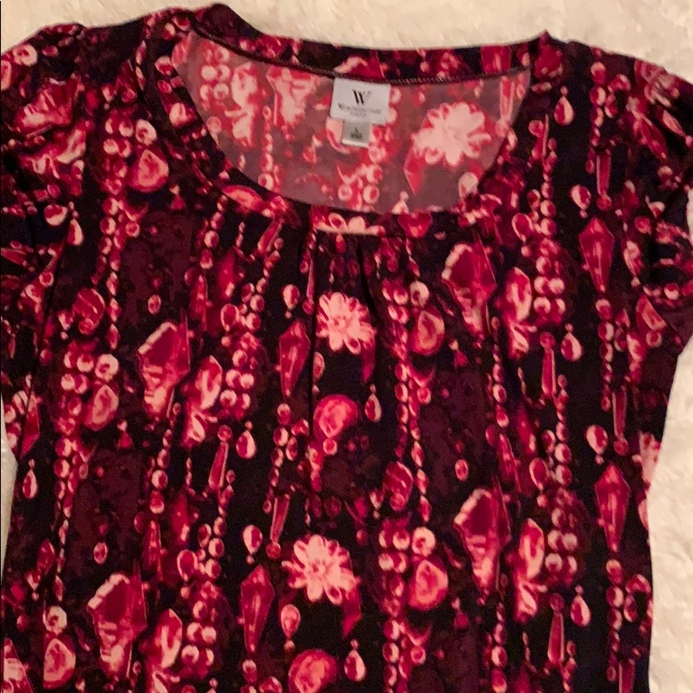 Black/pink blouse